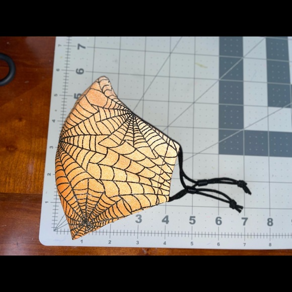 Halloween spider webs face mask - Picture 5 of 6